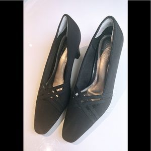 LifeStride Black Medium Pump heels